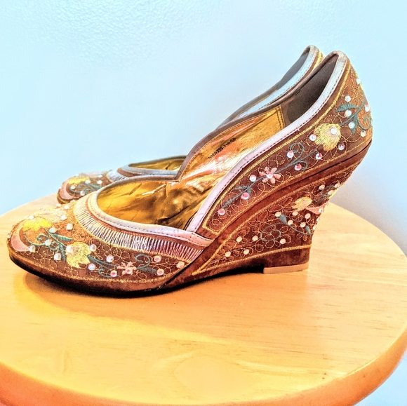 Naughty Monkey embroidered satin dress heels - Picture 3 of 6